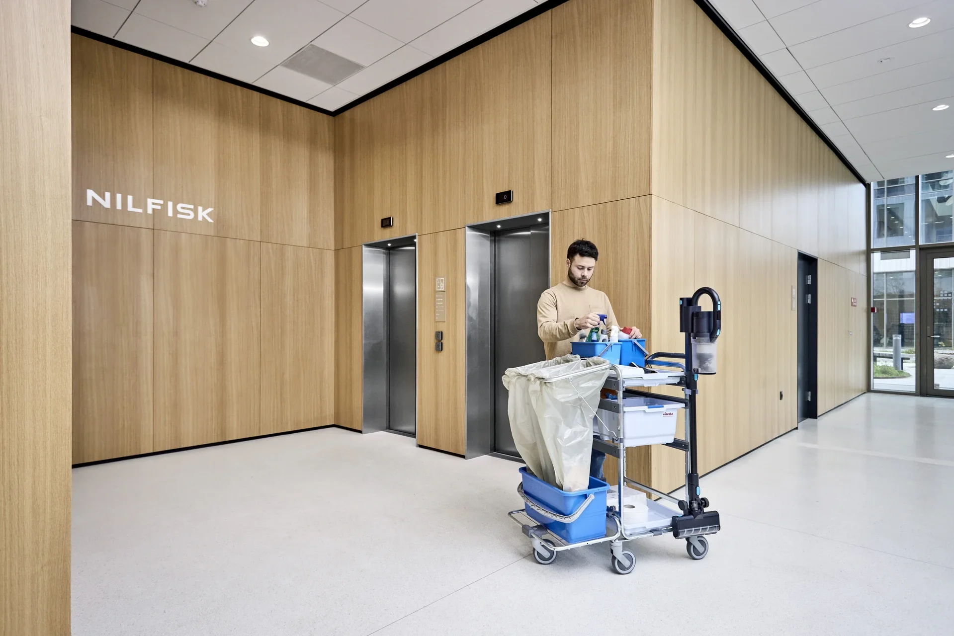 Nilfisk VU200 h�ndholdt st�vsuger inkl. Batteri og lader
